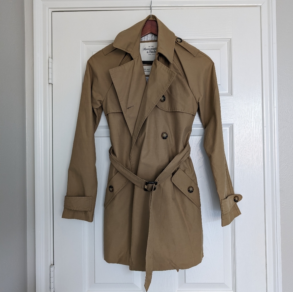 Abercrombie & Fitch tan trench coat